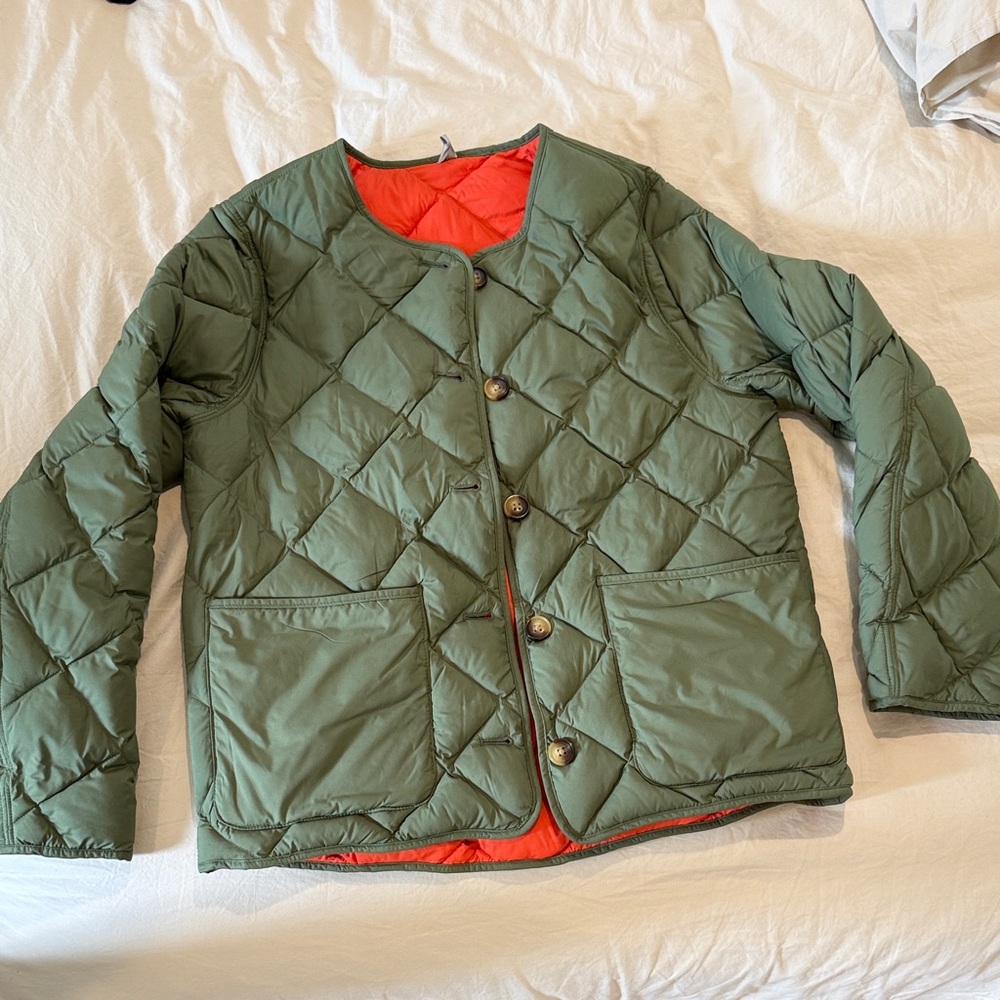 Vineyard vines Reversible Quilted Jacket in Olive with Orange Lining